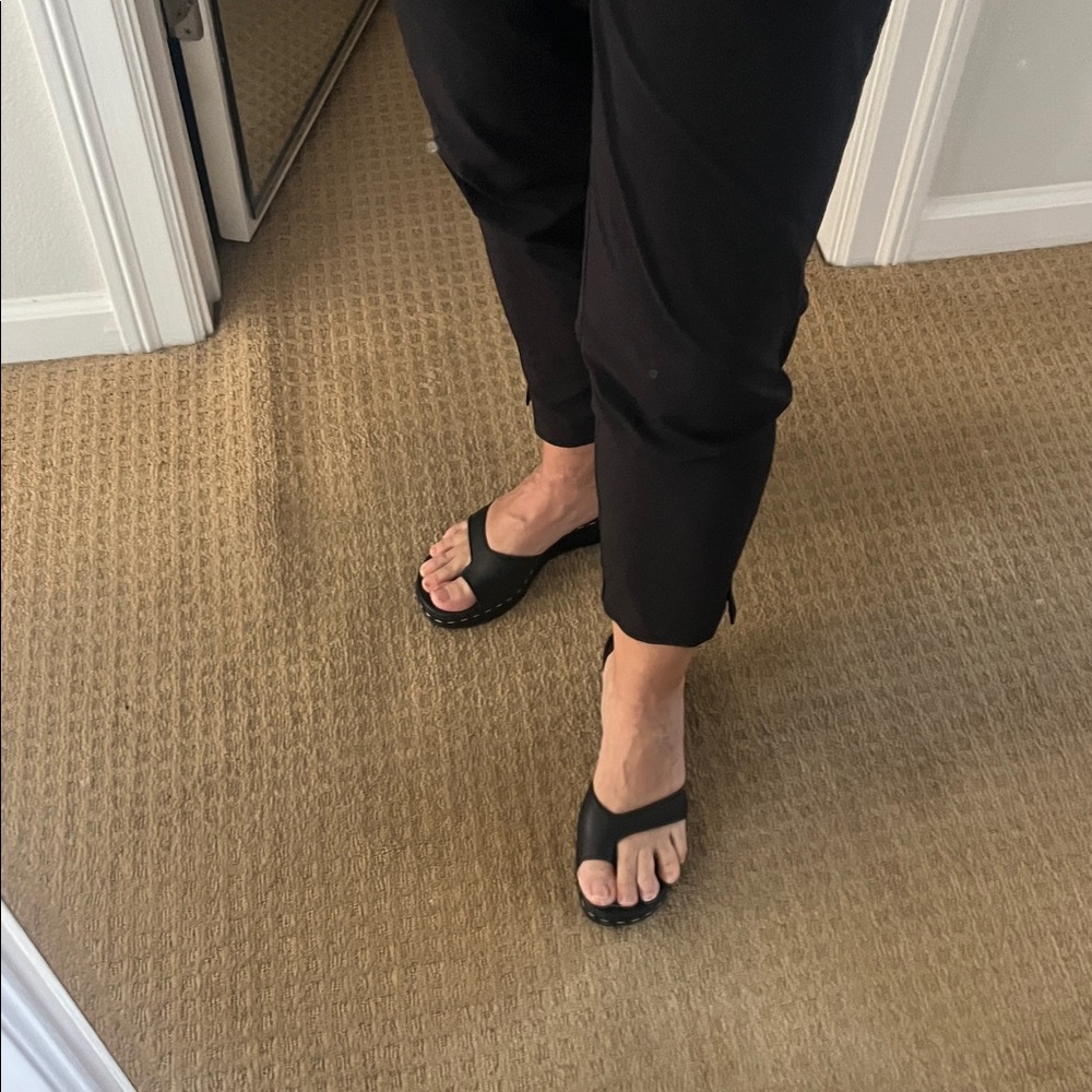 Donald J. Pliner Black Leather Wedge Thong Sandals - Picture 12 of 12